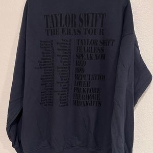 Taylor Swift Eras Tour blue crewneck with international dates NWT size L